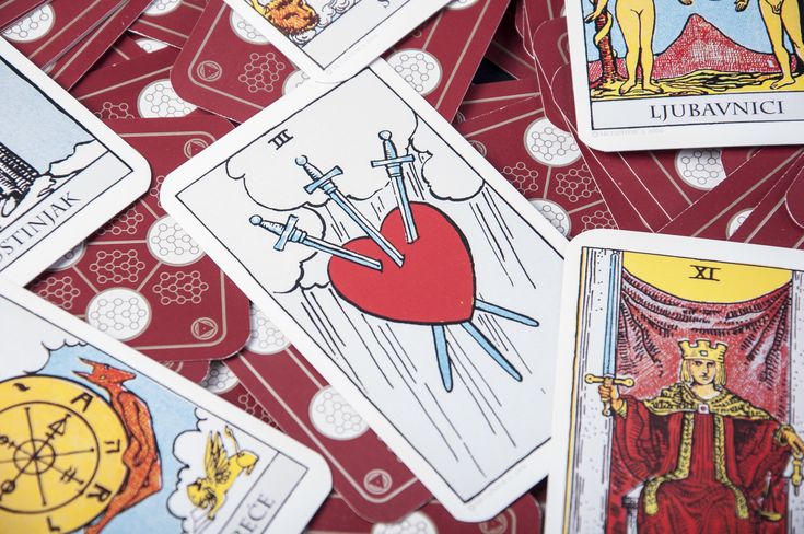 Cómo Interpretar las Cartas del Tarot en el Amor y las Relaciones